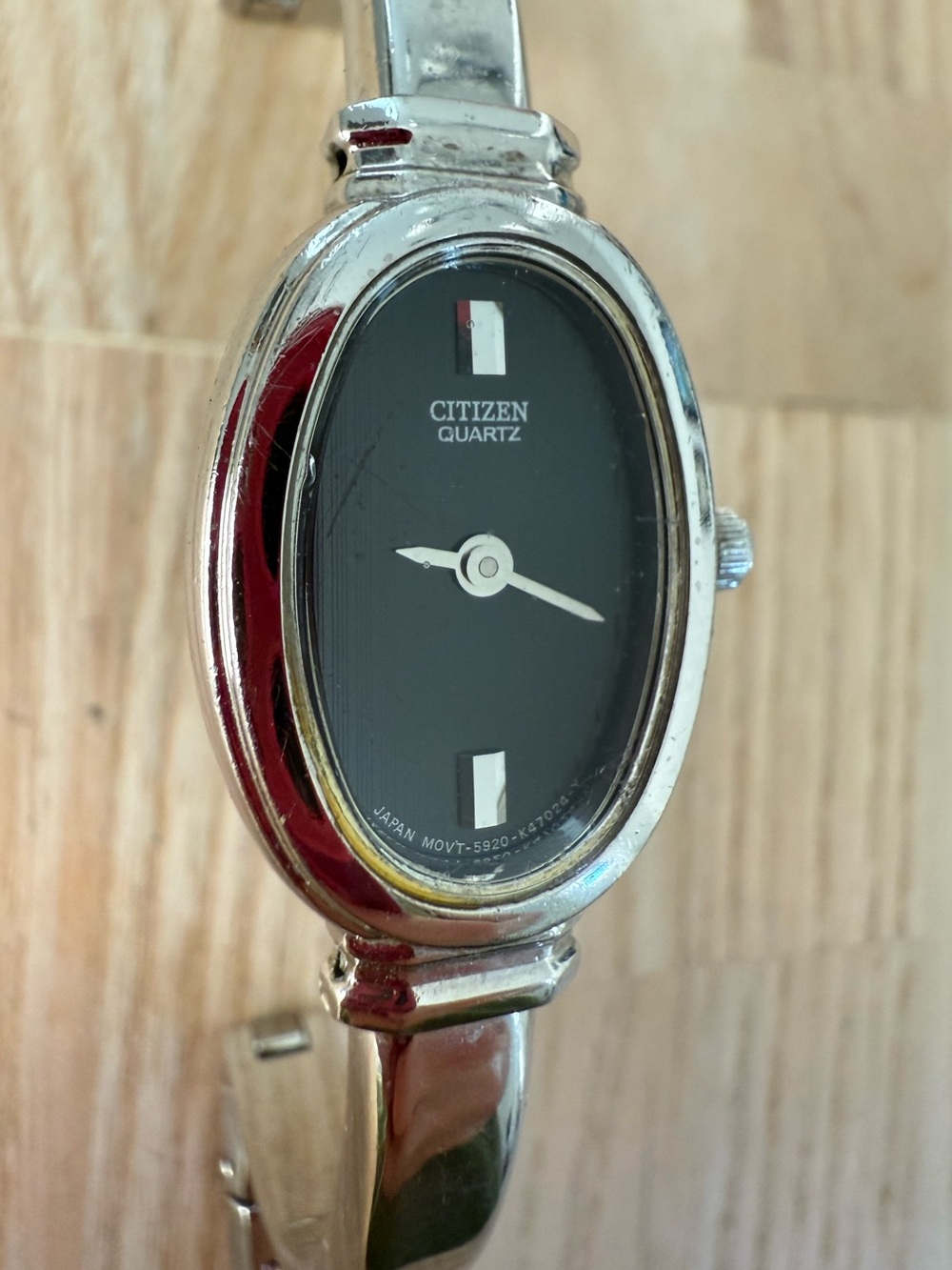 Citizen ladies oval black dial silver tone watch NEW BATTERY